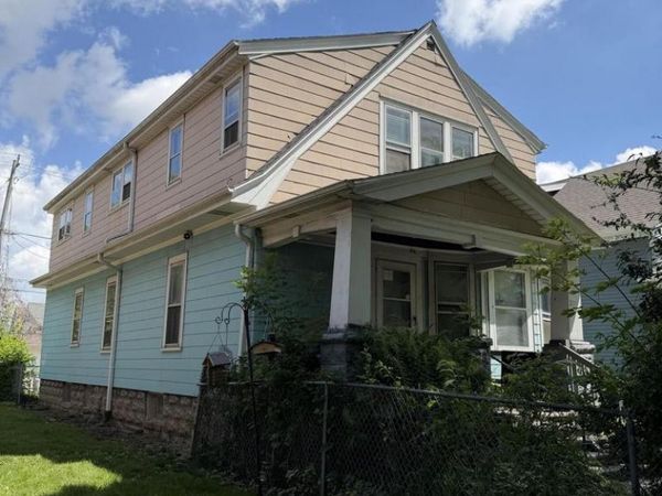 2712 W Auer AVENUE, Milwaukee, WI 53216