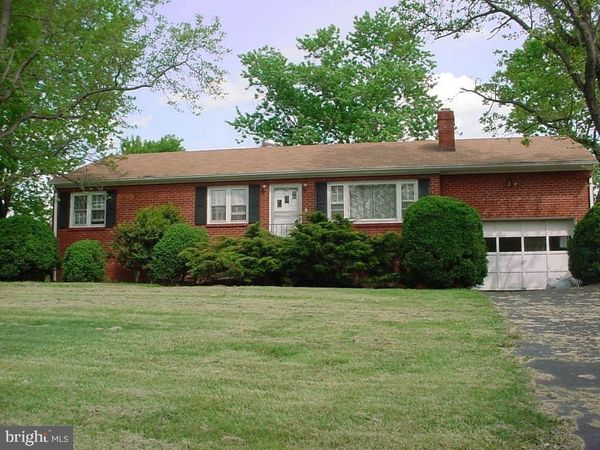 8221 GREENWICH ROAD , NOKESVILLE, VA 20181