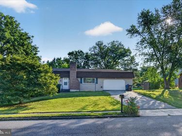 119 RUSSELL AVENUE, DOUGLASSVILLE, PA 19518