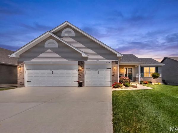 2009 White Branch Drive, St Paul, MO 63366