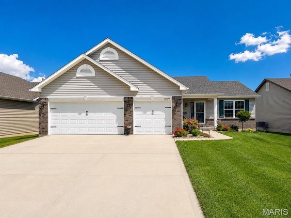 2009 White Branch Drive , St Paul, MO 63366