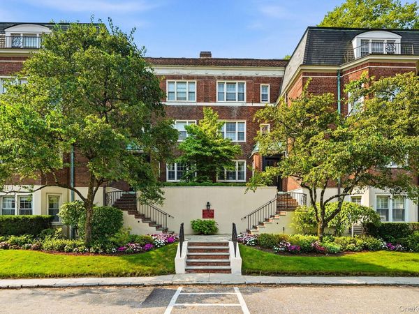 7 Chateaux Circle , Unit 7x, Scarsdale, NY 10583
