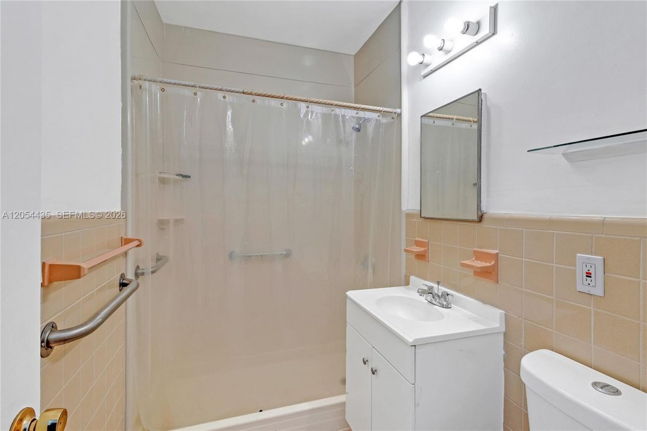 6580 E Santona St , Unit A37, Coral Gables, FL 33146 Photo