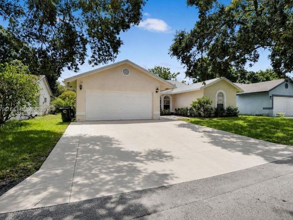 6610 NW 41st Ter , Coconut Creek, FL 33073