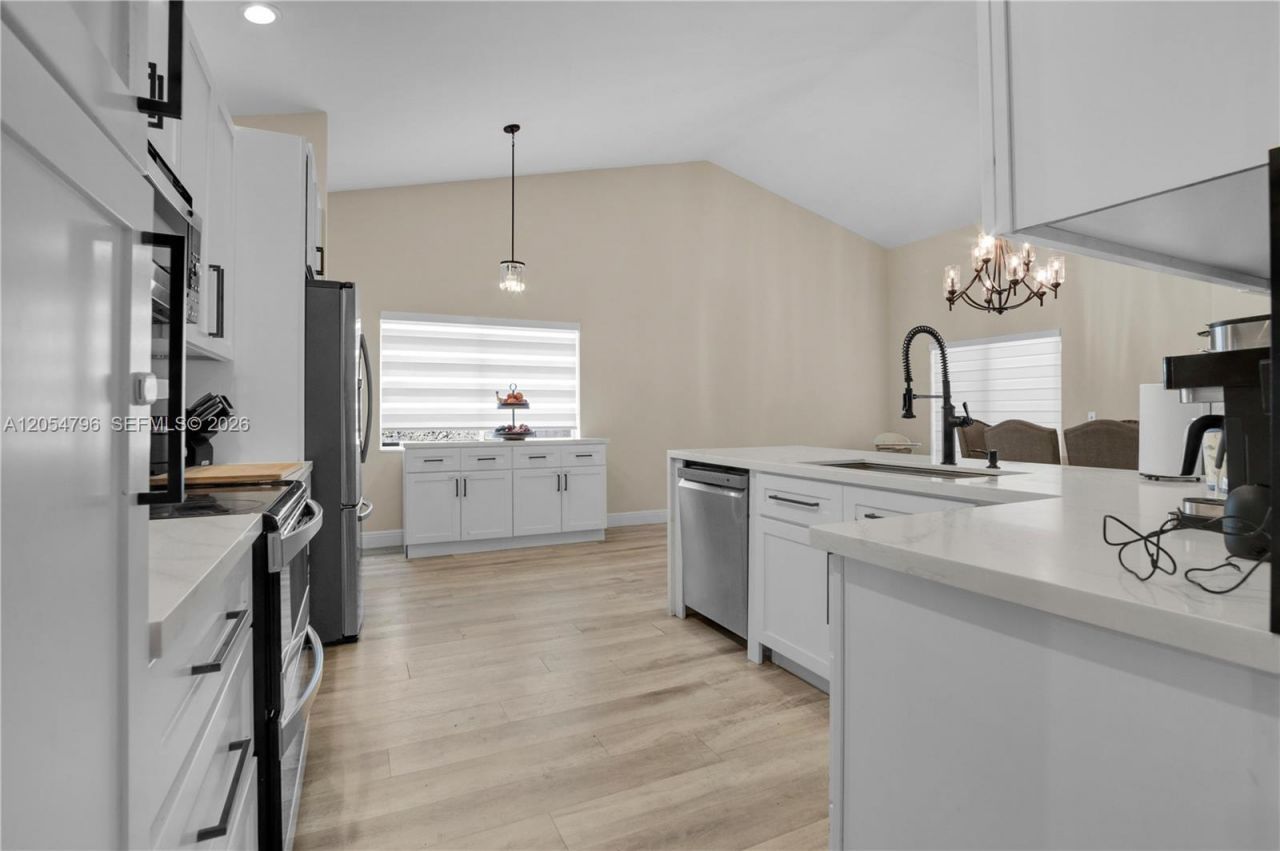 6610 NW 41st Ter, Coconut Creek, FL 33073 Photo