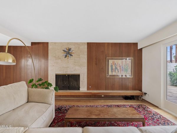 1902 E MEDLOCK Drive, Phoenix, AZ 85016