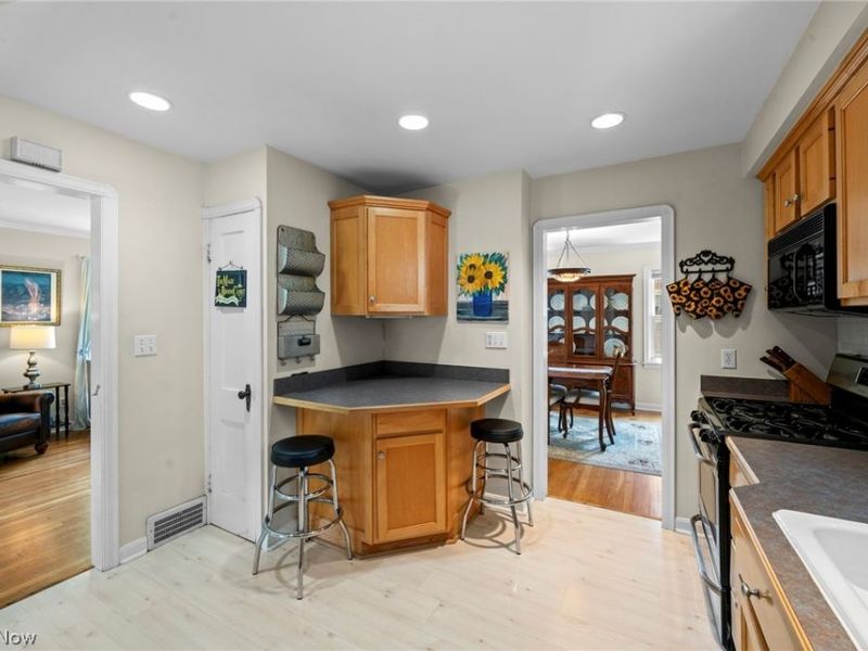 5844 Lotusdale Drive, Parma Heights, OH 44130 Photo 13