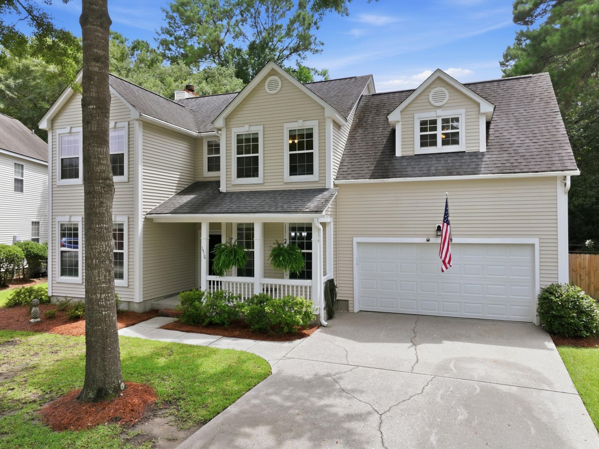 1516 Cypress Pointe Drive Photo 2