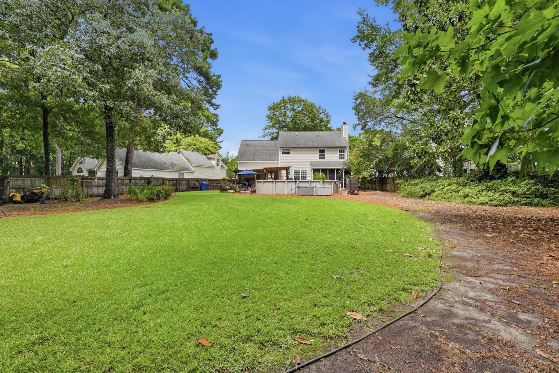 1516 Cypress Pointe Drive Photo 3