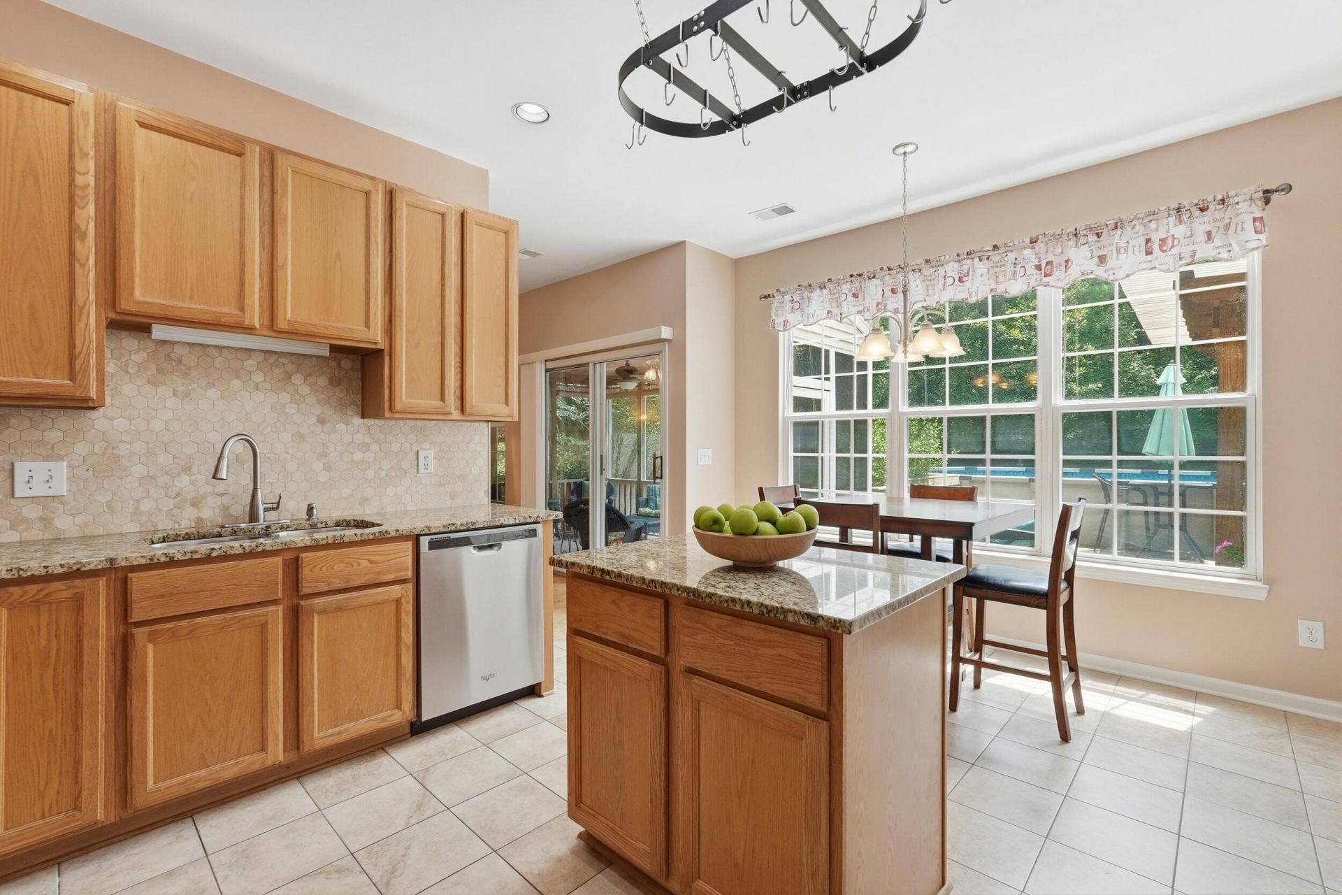 1516 Cypress Pointe Drive Photo 4