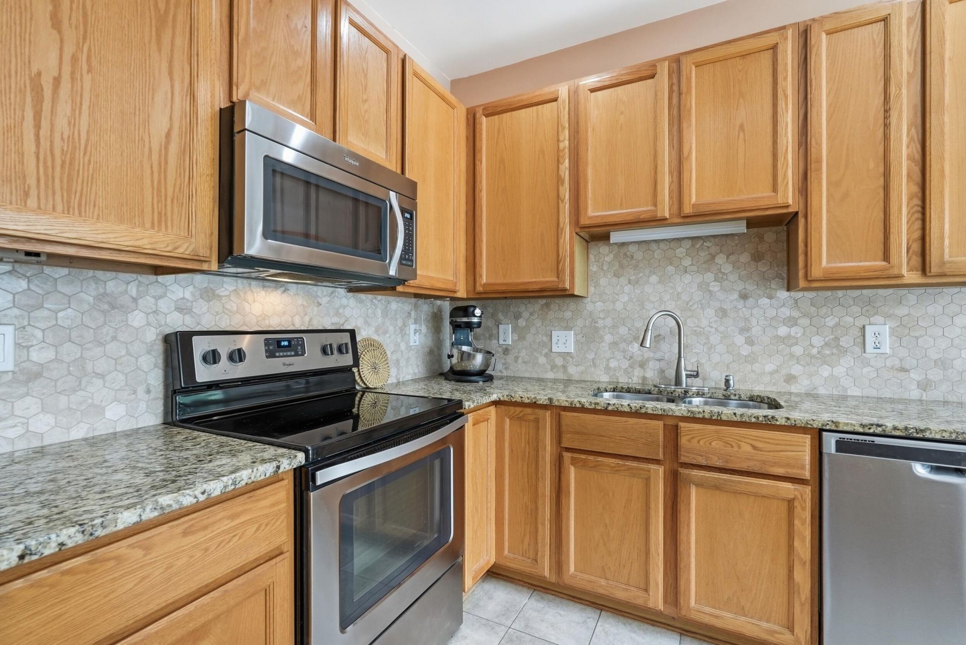 1516 Cypress Pointe Drive Photo 8