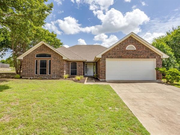 425 Hillside Drive, Aledo, TX 76008