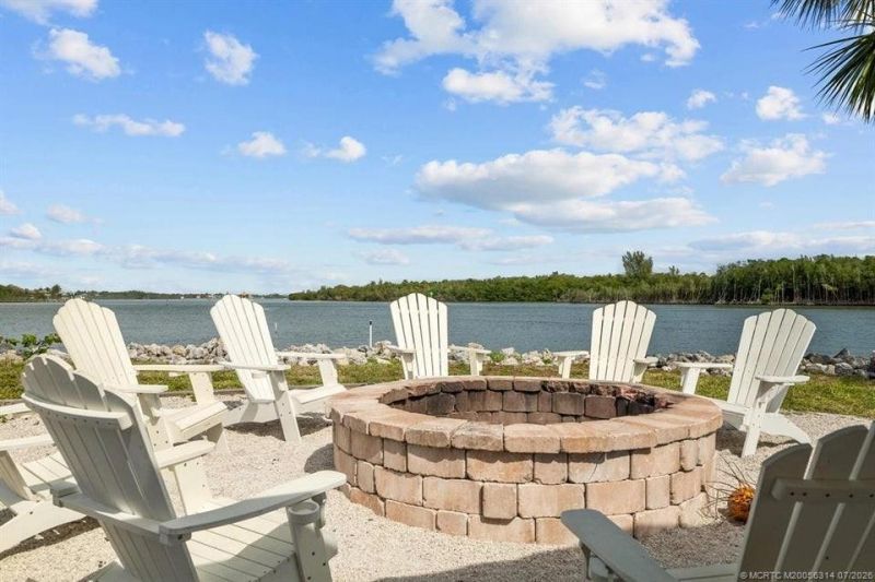 5216 SE Orange Street , Stuart, FL 34997 Photo