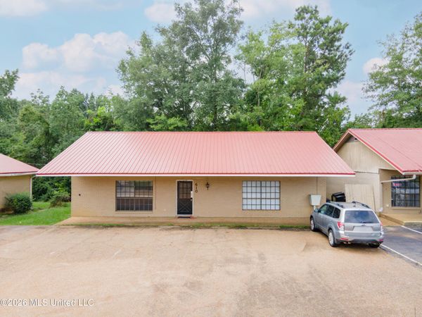 610 Us-80 , Clinton, MS 39056