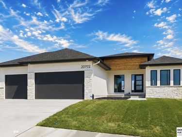 20702 Vernon Avenue, Elkhorn, NE 68022