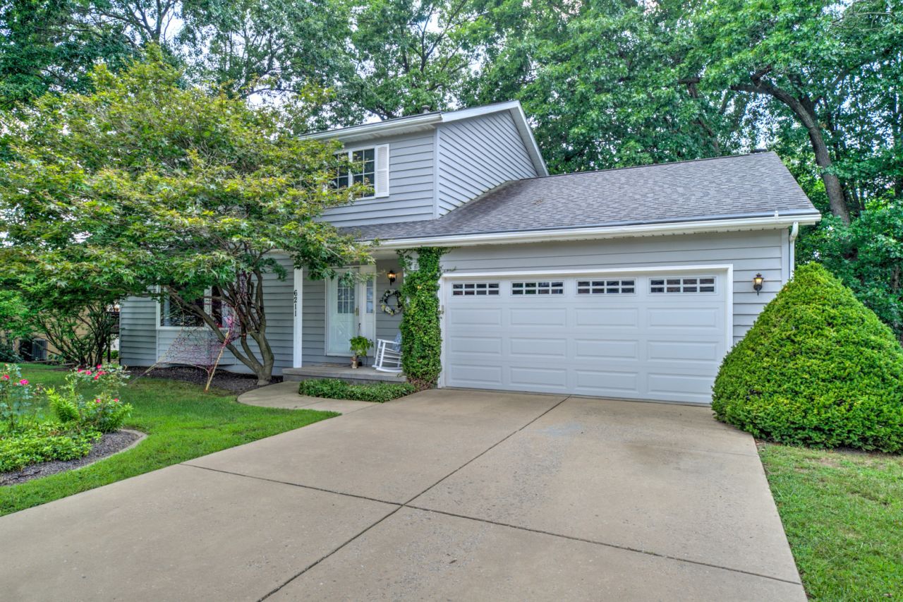 6211 N Teal Wood Circle, Peoria, IL 61615 Main Photo