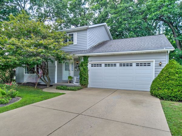 6211 N Teal Wood Circle, Peoria, IL 61615