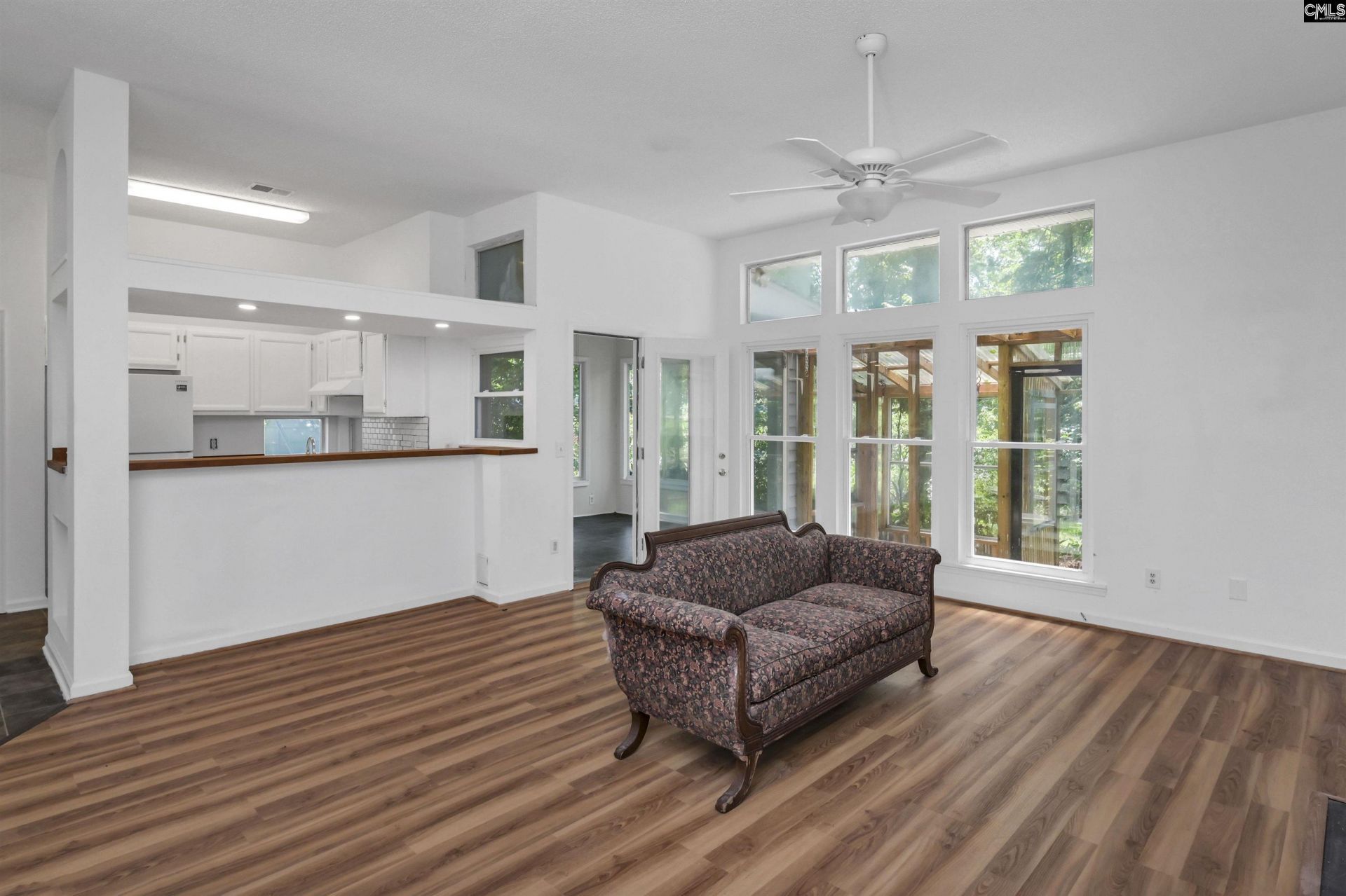 236 Darby Way  Photo 4