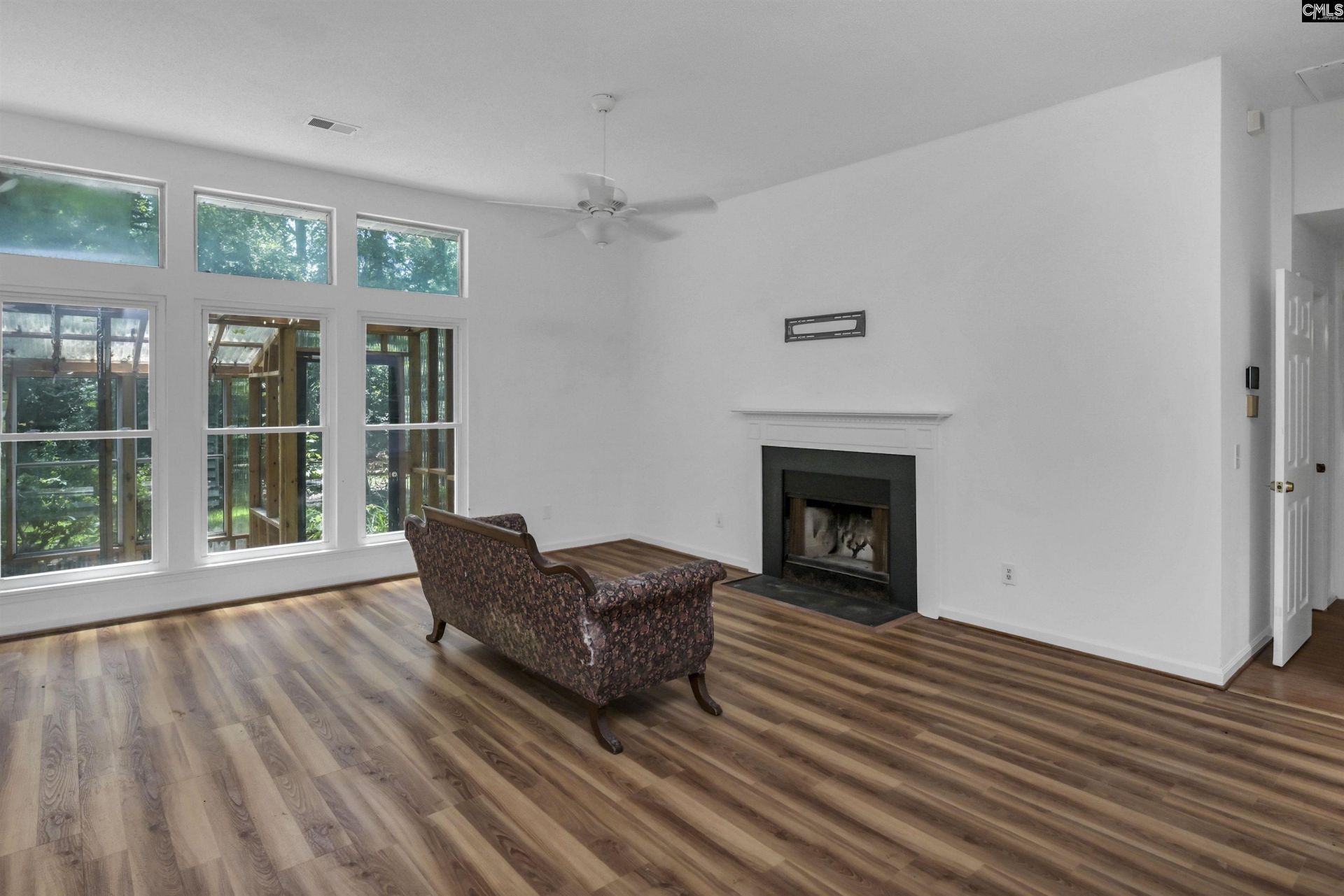236 Darby Way  Photo 6