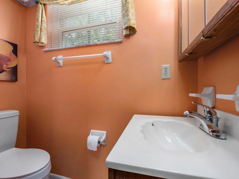 6612 Kings Charter Road, Reynoldsburg, OH 43068 Photo 13