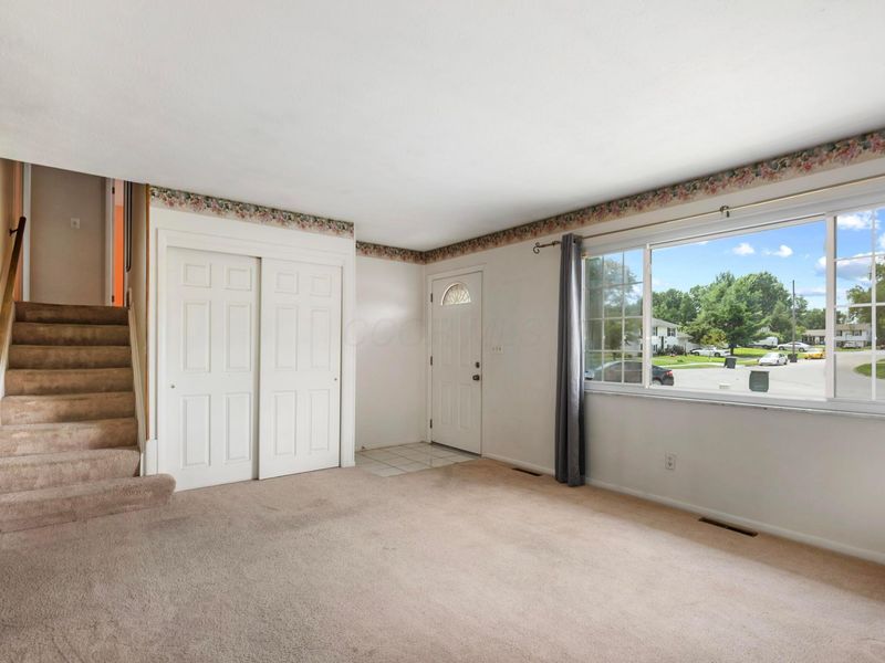 6612 Kings Charter Road, Reynoldsburg, OH 43068 Photo 4