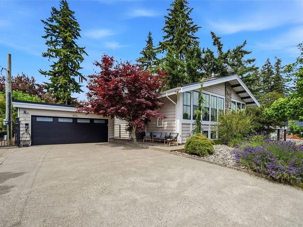654 Hawthorne Rise, Parksville, BC V9P 2A1