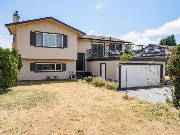 1521 San Juan Ave , Saanich, BC V8N 2L4