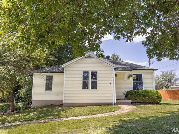 4 Linda Vista Drive , Belleville, IL 62221