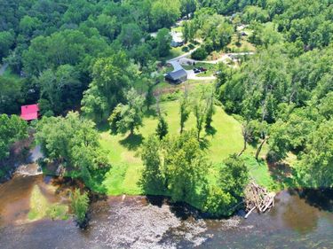 5977 James River Road, Gladstone, VA 24553