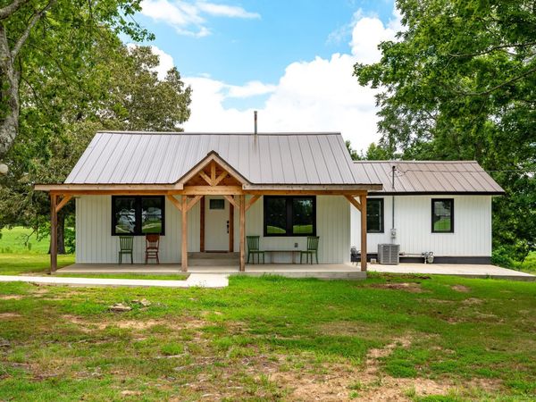 3640 Hawk Pride Mountain Rd, Tuscumbia, AL 35674