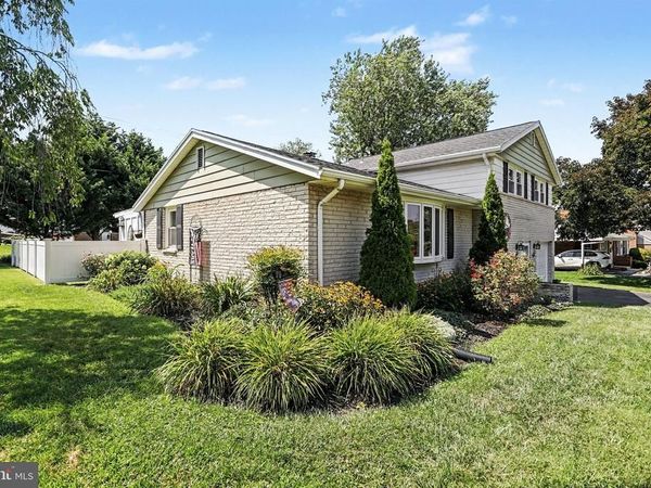 398 FOLKSTONE WAY , YORK, PA 17402