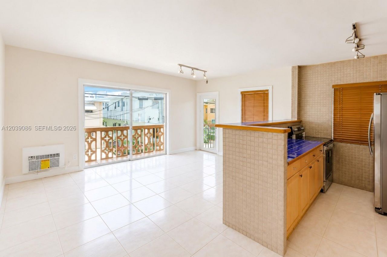 549 Meridian Ave , Unit 12, Miami Beach, FL 33139 Photo