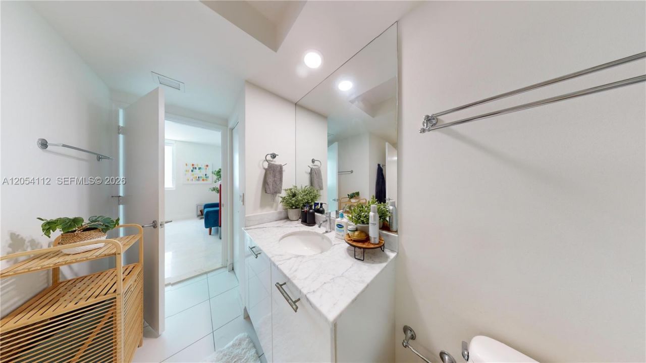 500 Brickell Ave, Unit 2610, Miami, FL 33131 Photo