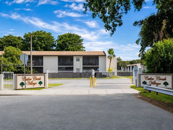 10370 SW 220th St, Unit 228, Cutler Bay, FL 33190