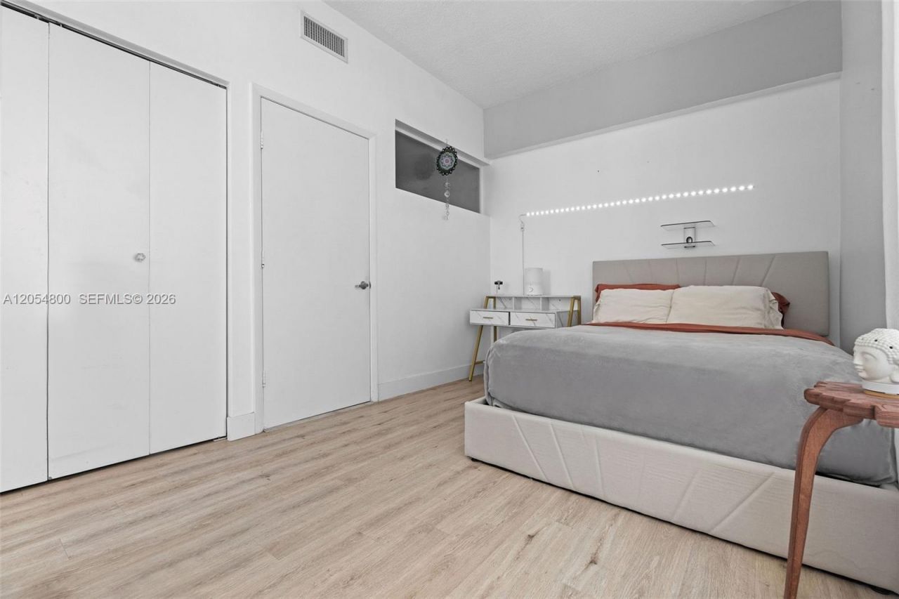 350 NE 24th St, Unit 401, Miami, FL 33137 Photo