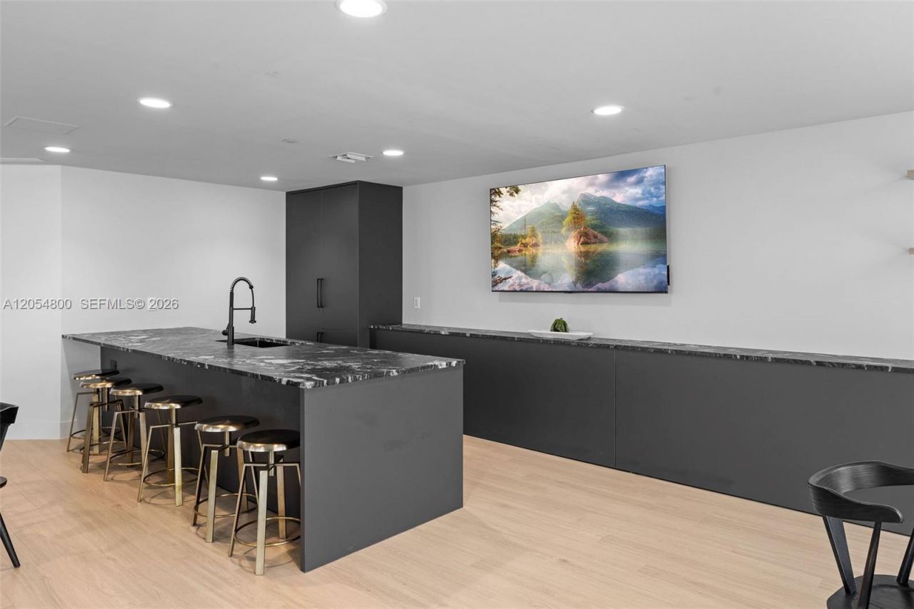 350 NE 24th St, Unit 401, Miami, FL 33137 Photo
