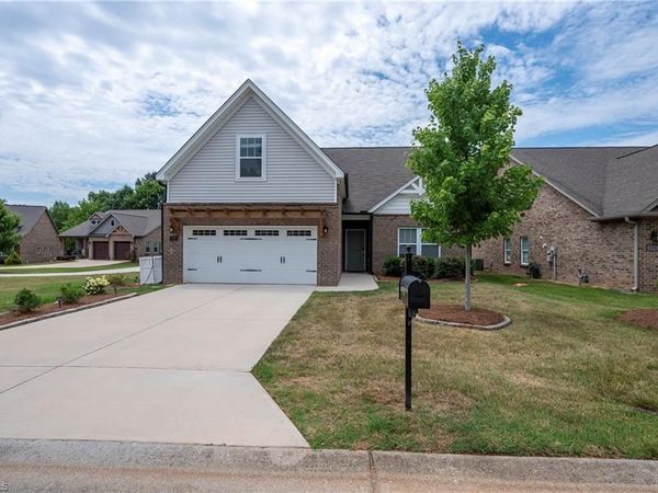 160 Broad Meadow Court , Rural Hall, NC 27045