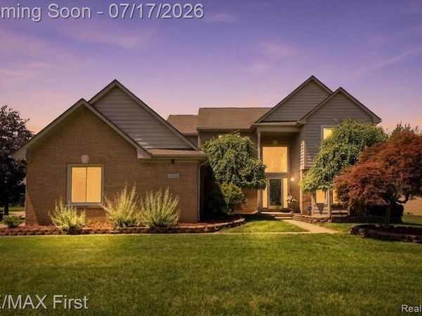 50443 Middle River Drive, Macomb Twp, MI 48044