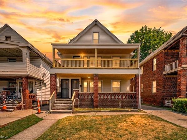 911 Royal Road , Cleveland, OH 44110