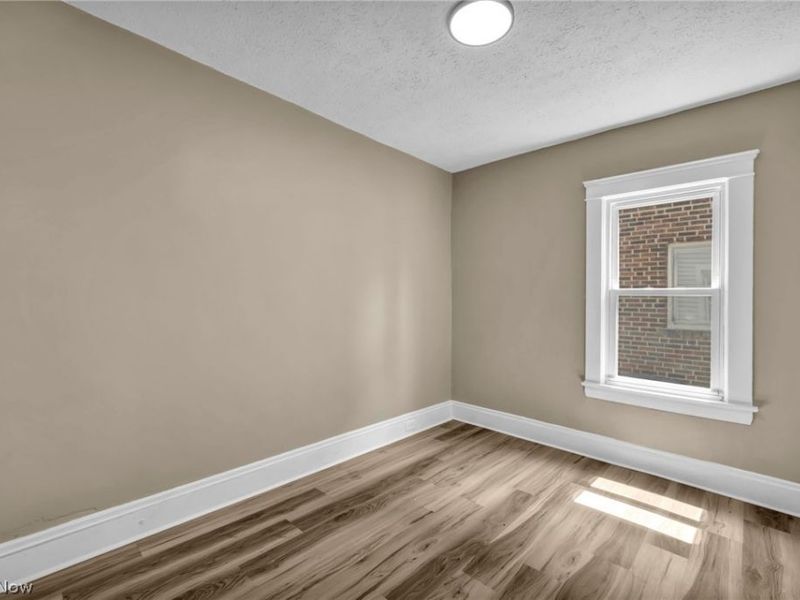 911 Royal Road , Cleveland, OH 44110 Photo 10