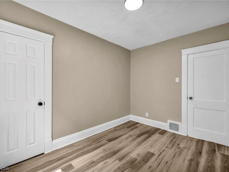 911 Royal Road , Cleveland, OH 44110 Photo 11