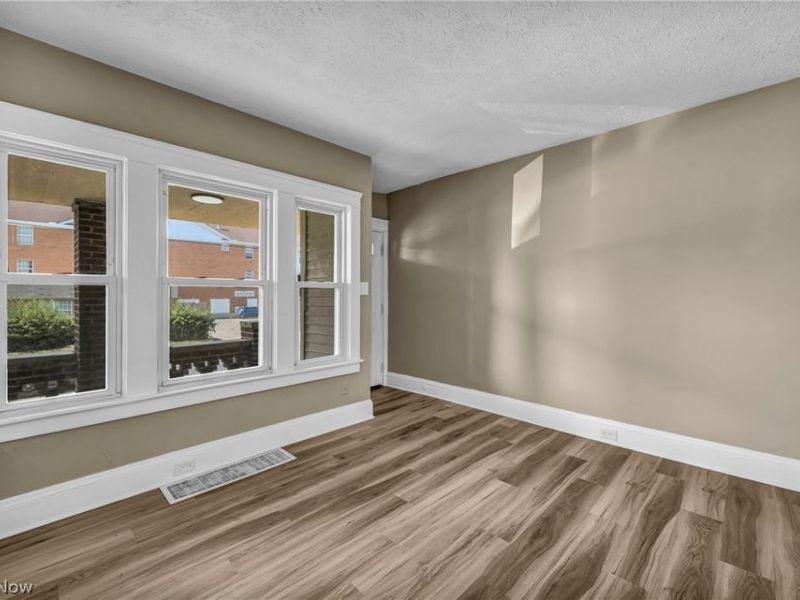 911 Royal Road , Cleveland, OH 44110 Photo 15