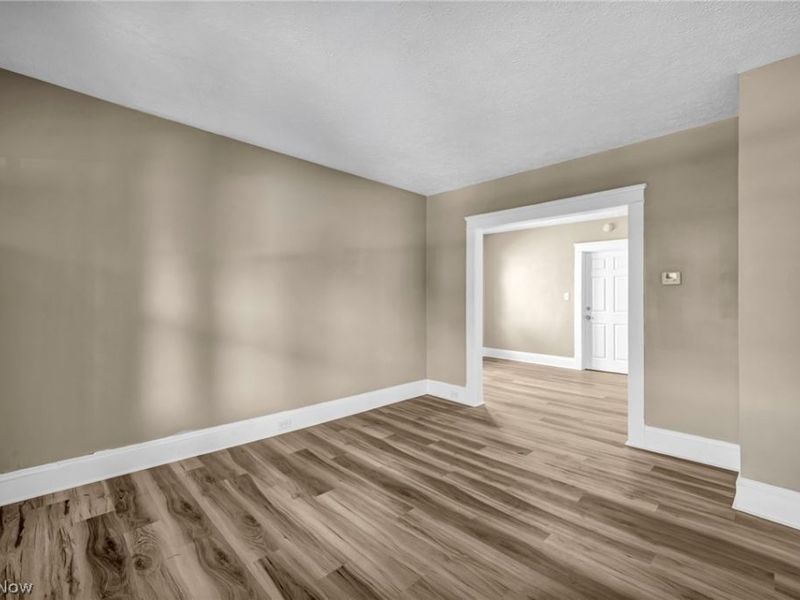 911 Royal Road , Cleveland, OH 44110 Photo 16