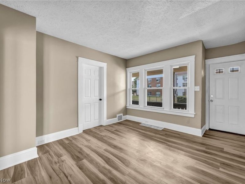 911 Royal Road , Cleveland, OH 44110 Photo 18