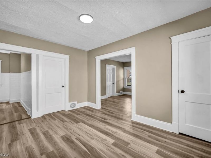911 Royal Road , Cleveland, OH 44110 Photo 21