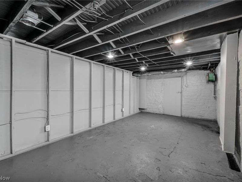911 Royal Road , Cleveland, OH 44110 Photo 24