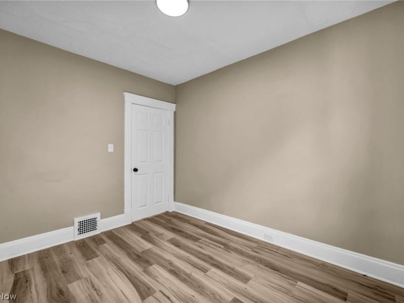 911 Royal Road , Cleveland, OH 44110 Photo 34