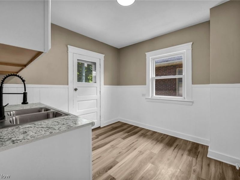 911 Royal Road , Cleveland, OH 44110 Photo 35