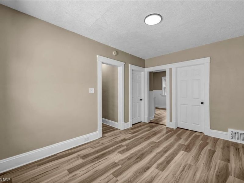 911 Royal Road , Cleveland, OH 44110 Photo 40