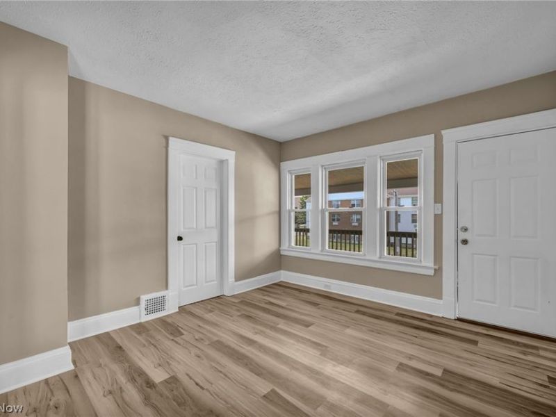 911 Royal Road , Cleveland, OH 44110 Photo 42